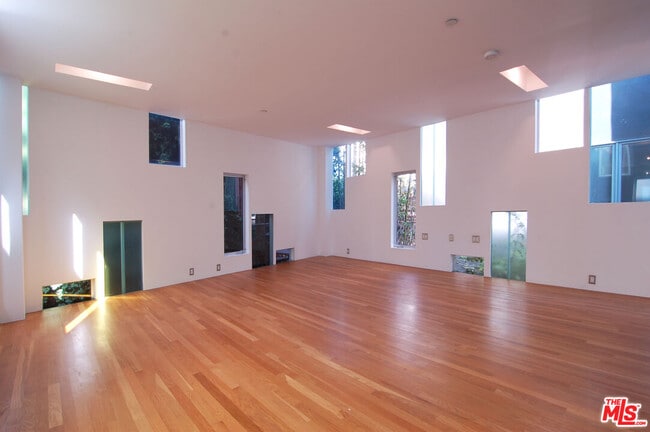 116 Pacific Ave in Los Angeles, CA - Building Photo - Building Photo