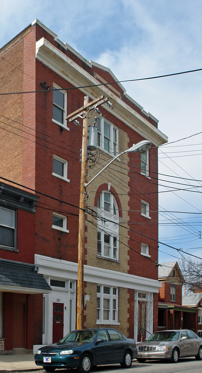 350 Taylor Ave in Bellevue, KY - Foto de edificio - Building Photo