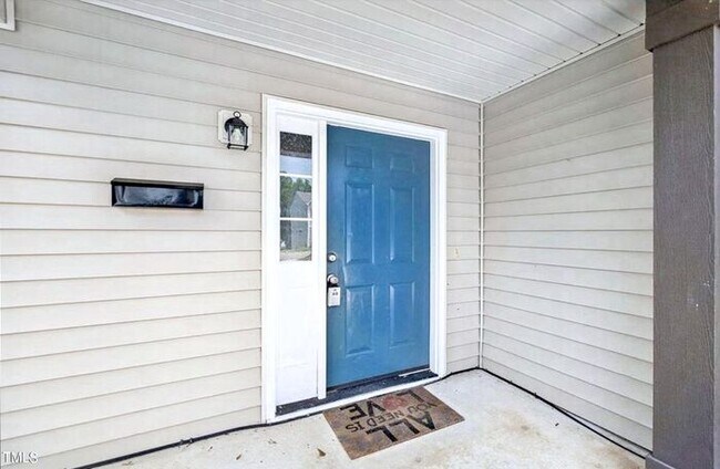 409 Cherry St-Unit -a in Fuquay Varina, NC - Building Photo - Building Photo