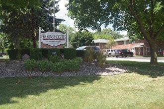 Perkins Heights in Green Bay, WI - Building Photo - Building Photo