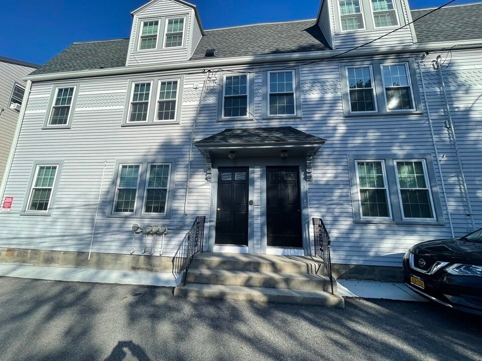 3 High Street Pl, Unit 3 in Brookline, MA - Building Photo