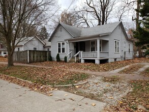 501 W Green St in Urbana, IL - Building Photo - Building Photo