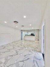 8210 SW 29th St in Miami, FL - Building Photo - Building Photo