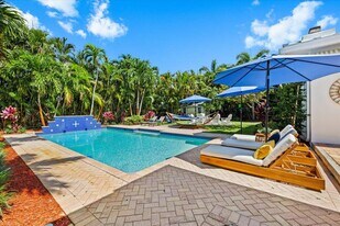 302 NW 11th St in Delray Beach, FL - Building Photo