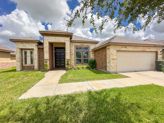 property at 814 Knotty Pine Ln