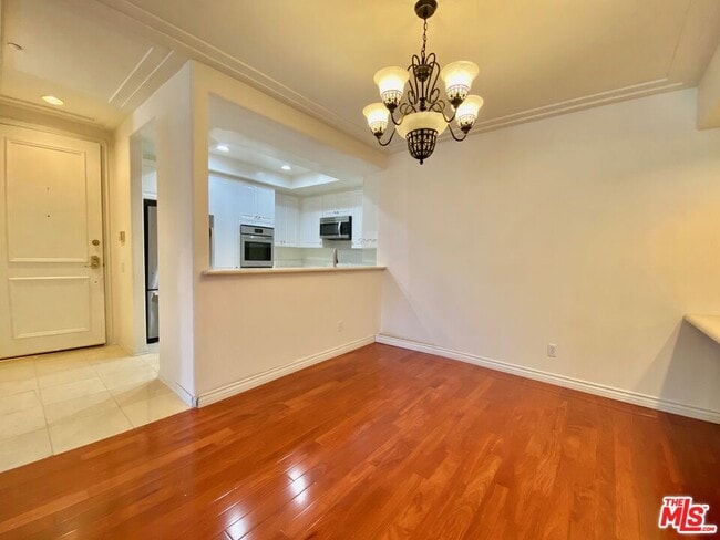 2349 S Beverly Glen Blvd in Los Angeles, CA - Building Photo - Building Photo