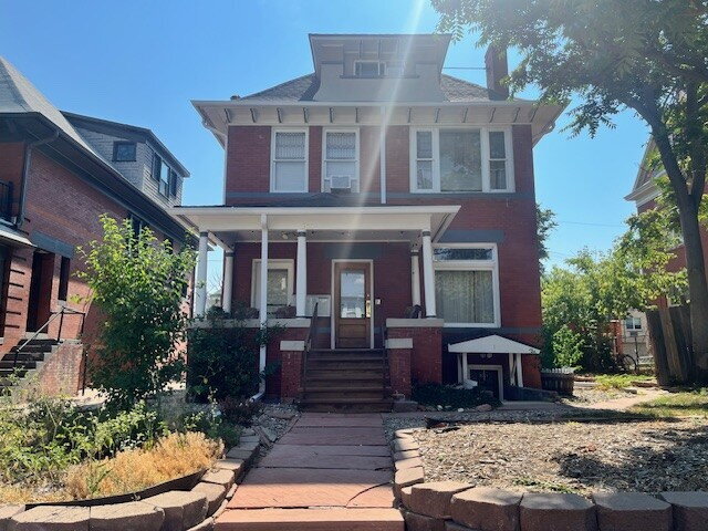 property at 844 N Clarkson St