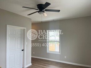 137 Fairview Ave in Lawrenceburg, KY - Building Photo - Building Photo