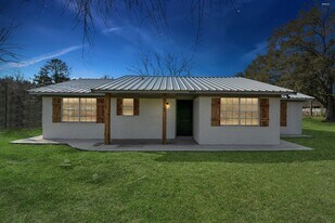 25409 Pebble Dr in Huffman, TX - Building Photo