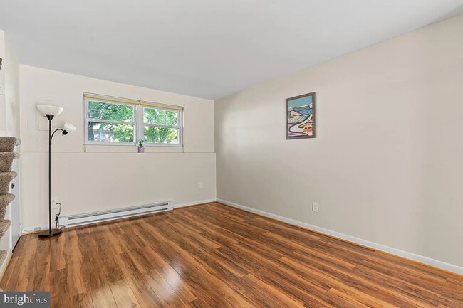 121 Carnival Dr in Taneytown, MD - Foto de edificio - Building Photo