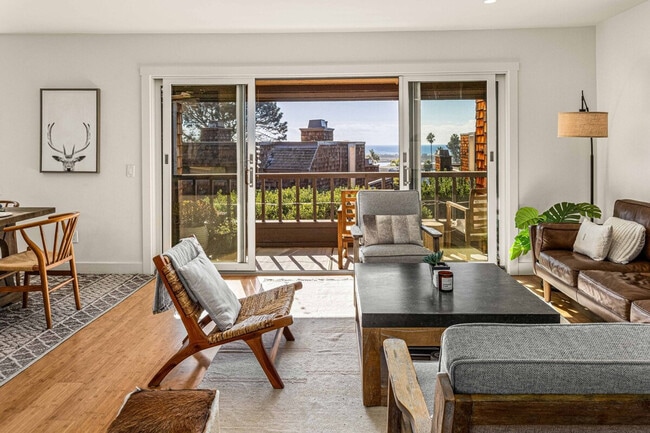 12933 Caminito Del Canto