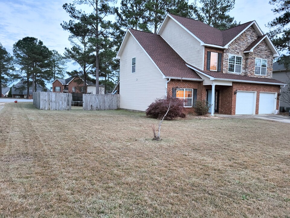 217 Misty Valley Ln in Bonaire, GA - Building Photo