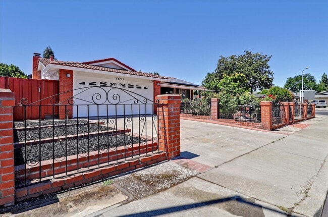 property at 33775 SINSBURY WAY