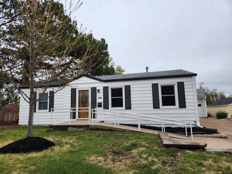 837 N 78th St in Omaha, NE - Building Photo
