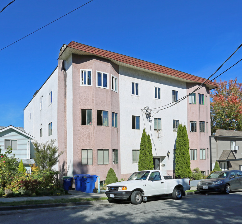 1675 E 14th Ave in Vancouver, BC - Building Photo