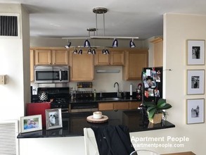 1 E Scott St-Unit -903 in Chicago, IL - Building Photo - Building Photo