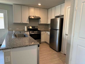 12107 Overton Wy in San Antonio, TX - Building Photo - Building Photo