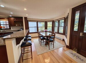 33 Clearwater Rd in Chestnut Hill, MA - Foto de edificio - Building Photo