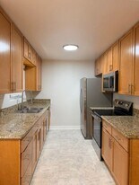 14925 Sherman Way in Los Angeles, CA - Building Photo