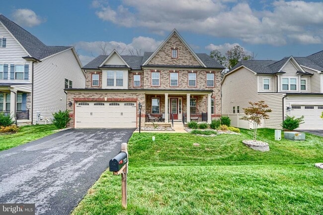 property at 7123 Starmount Ct