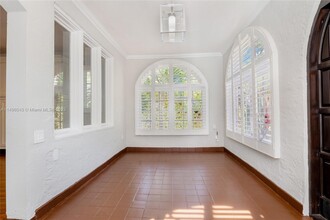 1110 Pizarro St in Coral Gables, FL - Building Photo - Building Photo