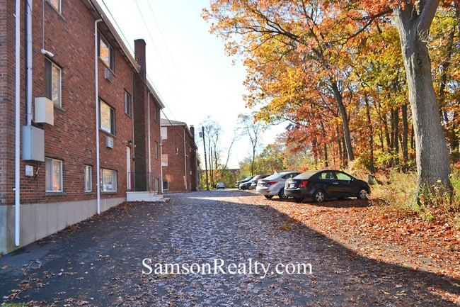 65 New Rd in East Providence, RI - Building Photo - Building Photo