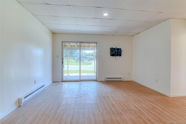 1614 US-9W in Marlboro, NY - Building Photo - Building Photo