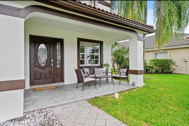 property at 11185 Grandview Mnr