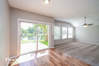 1080 Meadow Pointe Ct in Jacksonville, FL - Building Photo - Building Photo