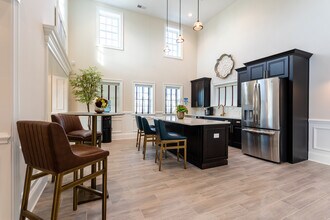 The Willows at Annandale Village in Annandale, NJ - Foto de edificio - Interior Photo