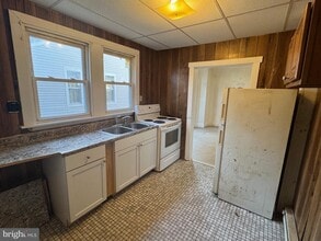 85 Oak St in Bridgeton, NJ - Foto de edificio - Building Photo