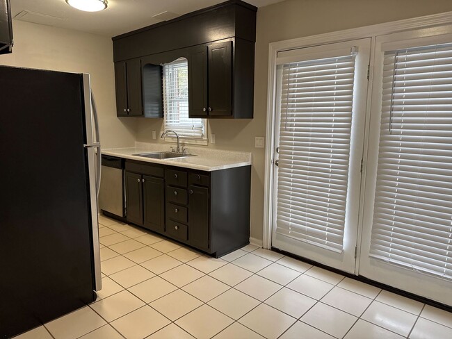 121 Western Villa Dr in Clemmons, NC - Building Photo - Building Photo