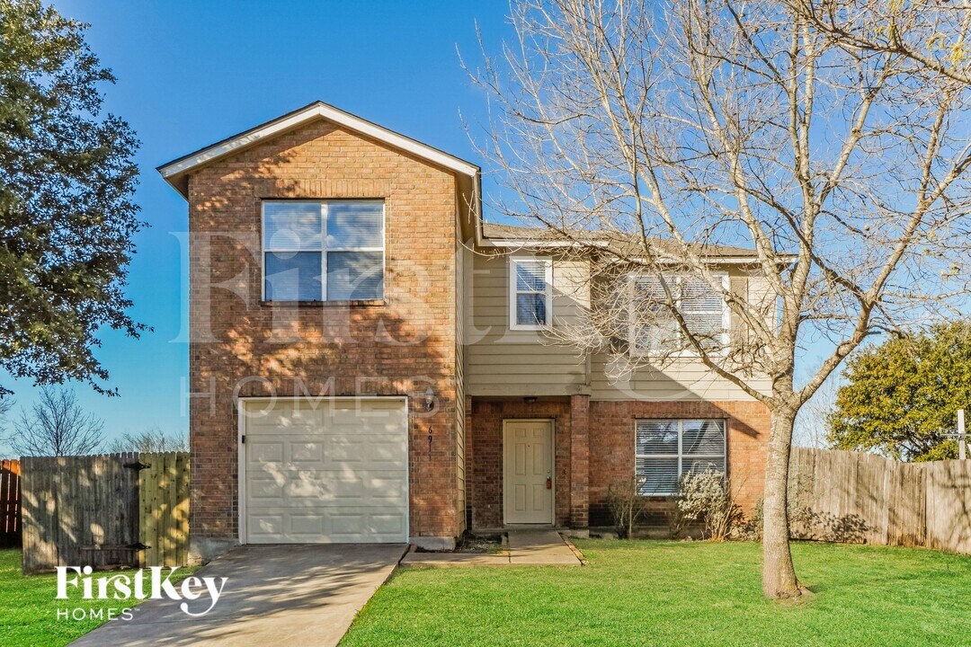 6911 Autumn View in Converse, TX - Foto de edificio