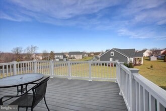 521 Shook Ct E in Greencastle, PA - Foto de edificio - Building Photo