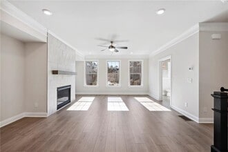 1358 Live Oak Ln in Brookhaven, GA - Building Photo - Building Photo