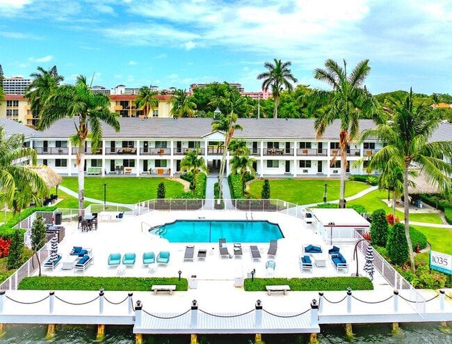 1035 Spanish River Rd in Boca Raton, FL - Building Photo - Building Photo