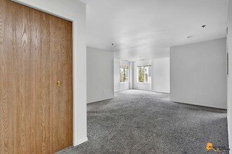 800 M St in Anchorage, AK - Building Photo - Building Photo