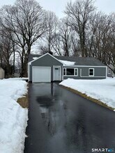 11 Fyler Dr in Windsor, CT - Building Photo - Building Photo