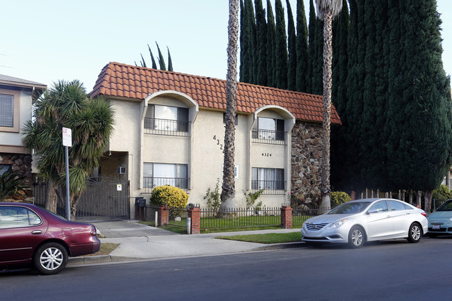 4324 Ventura Canyon Ave in Sherman Oaks, CA - Building Photo - Primary Photo