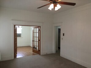 1113 W Moss Ave in Peoria, IL - Foto de edificio - Building Photo