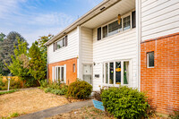 3403-3409 SE Cora Dr in Portland, OR - Foto de edificio - Building Photo