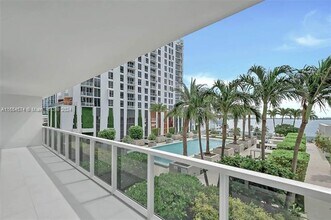 600 NE 27th St, Unit 703 in Miami, FL - Foto de edificio - Building Photo