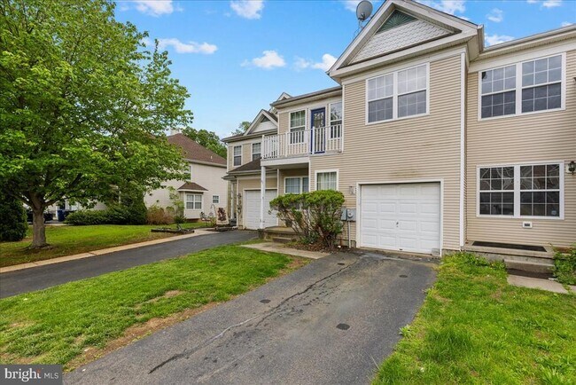 95 Tattersall Dr in Burlington Township, NJ - Building Photo - Building Photo