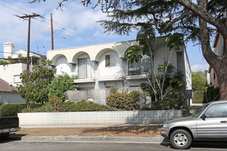 1319 Idaho Ave in Santa Monica, CA - Building Photo - Primary Photo