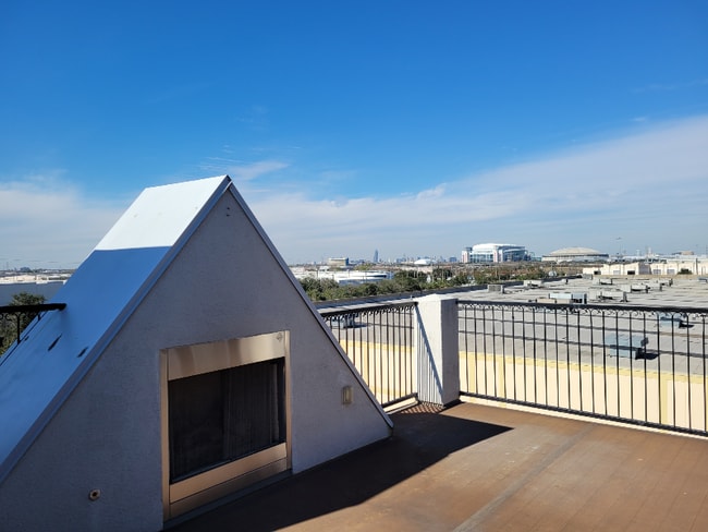 property at 2013 Fannin Station