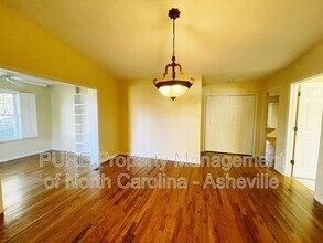 15 Spring Village Ln in Hendersonville, NC - Building Photo - Building Photo