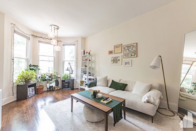 2251 W Melrose St, Unit 1 in Chicago, IL - Building Photo - Building Photo