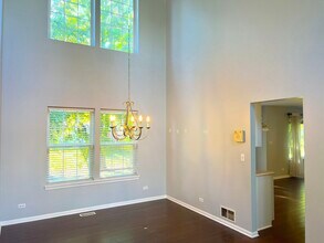 2112 Skylane Dr in Naperville, IL - Building Photo - Building Photo