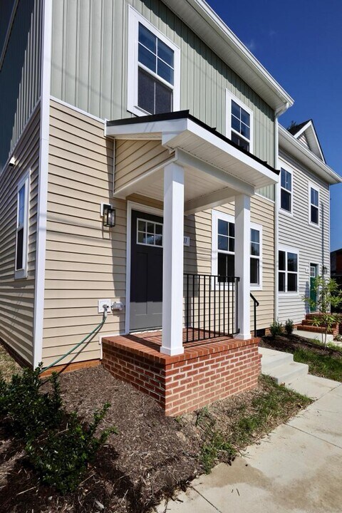 811 S Cameron St in Winchester, VA - Building Photo