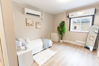 376 Richmond St in London, ON - Building Photo - Building Photo